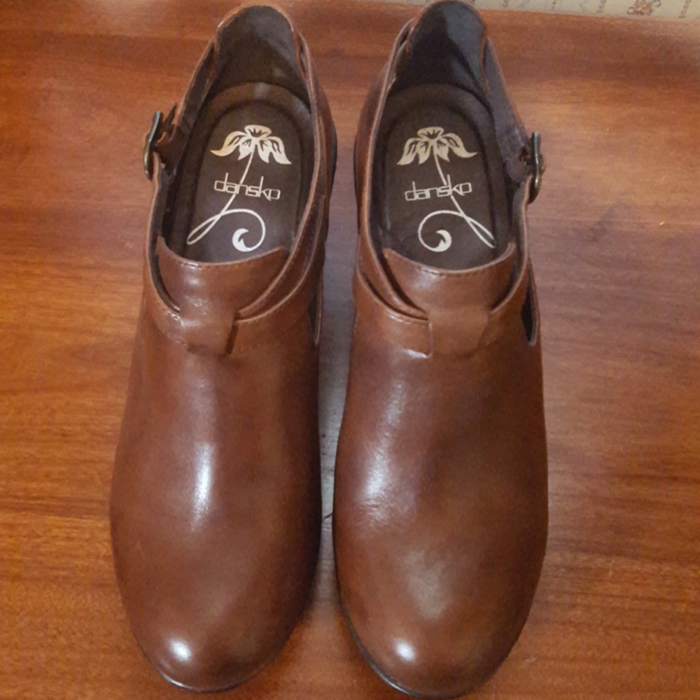 Dansko Franka wedge bootie size 40